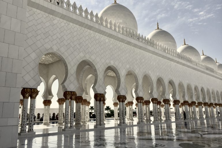 La majestuosa Mezquita Sheikh Zayed de Abu Dhabi